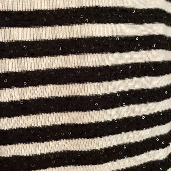 Lightweight black and white striped sweater with tiny sparkles - Picture 3 of 5